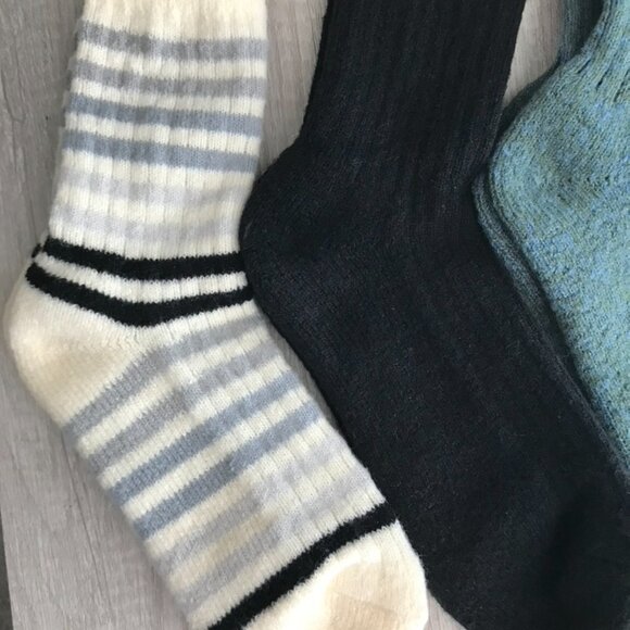 Cuddl Duds Set of 4 Knit Poly Crew Socks - Grey (OS) a626346 - Picture 3 of 4